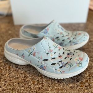 Sketchers Foamies Floral Slip on Clogs Womens 6